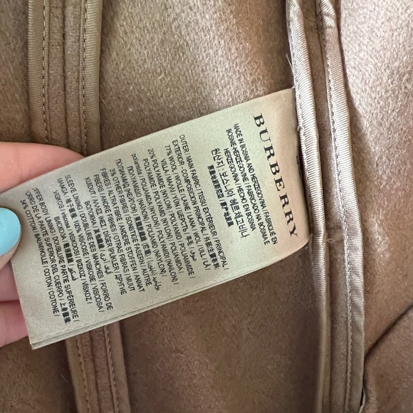 Burberry women’s coat with fur size 38 - Picture 7 of 7